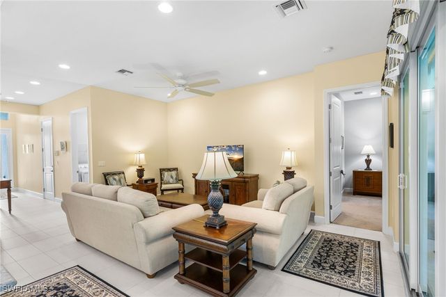 11409 Jacaranda DR, Naples, FL 34120