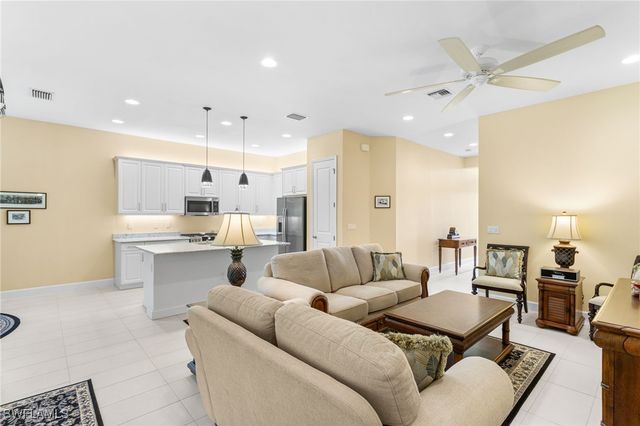 11409 Jacaranda DR, Naples, FL 34120