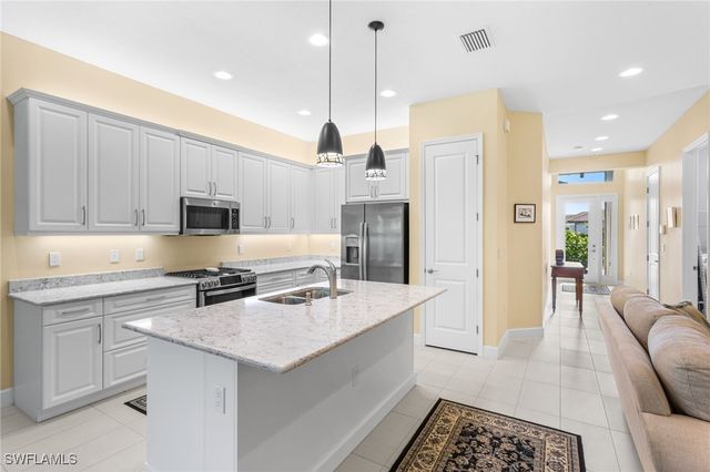 11409 Jacaranda DR, Naples, FL 34120