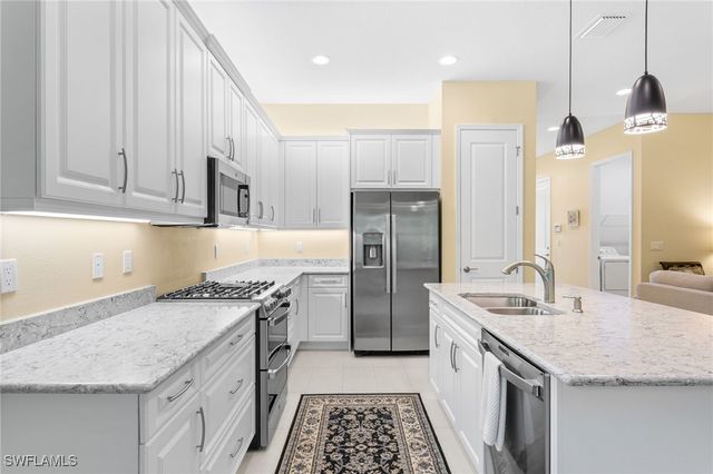 11409 Jacaranda DR, Naples, FL 34120