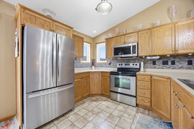 714 14th Avenue E, West Fargo, ND 58078