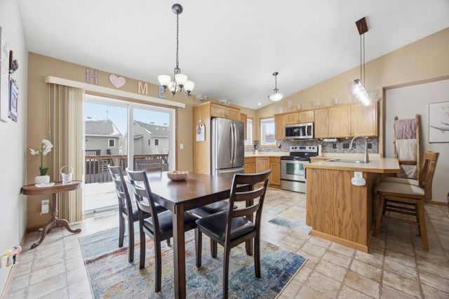 714 14th Avenue E, West Fargo, ND 58078