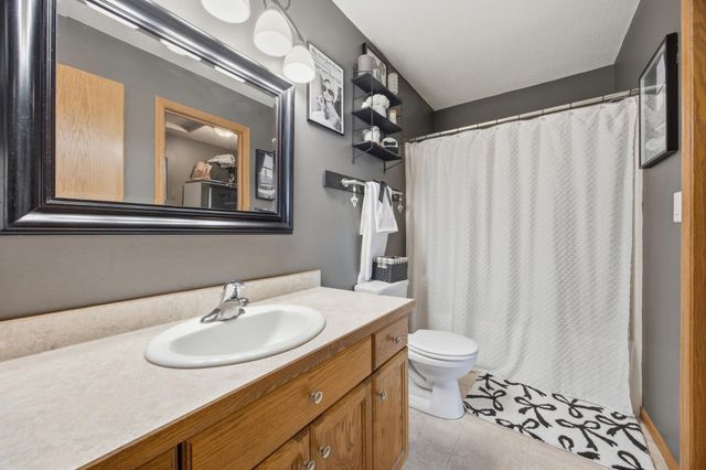 714 14th Avenue E, West Fargo, ND 58078