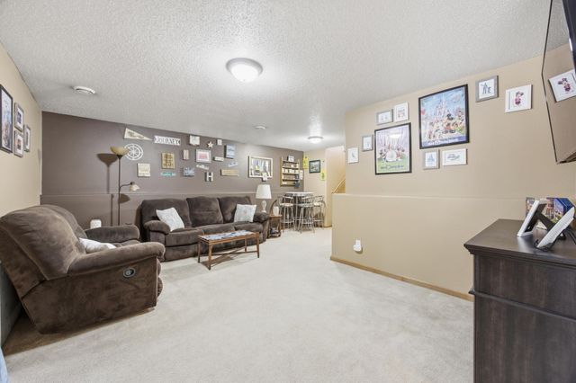 714 14th Avenue E, West Fargo, ND 58078