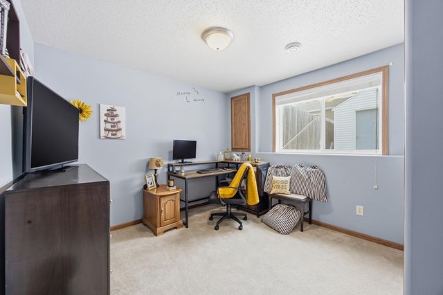 714 14th Avenue E, West Fargo, ND 58078