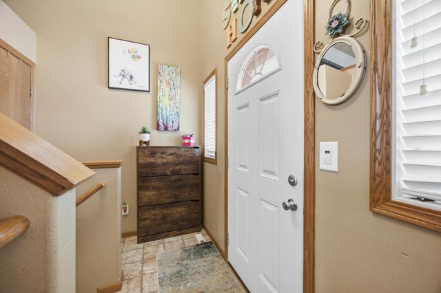 714 14th Avenue E, West Fargo, ND 58078