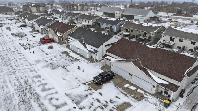 714 14th Avenue E, West Fargo, ND 58078