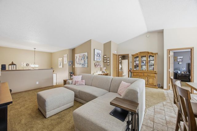 714 14th Avenue E, West Fargo, ND 58078