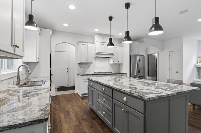 227 Sunnyridge Lane, Golden Valley, MN 55422