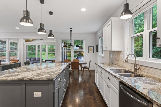 227 Sunnyridge Lane, Golden Valley, MN 55422