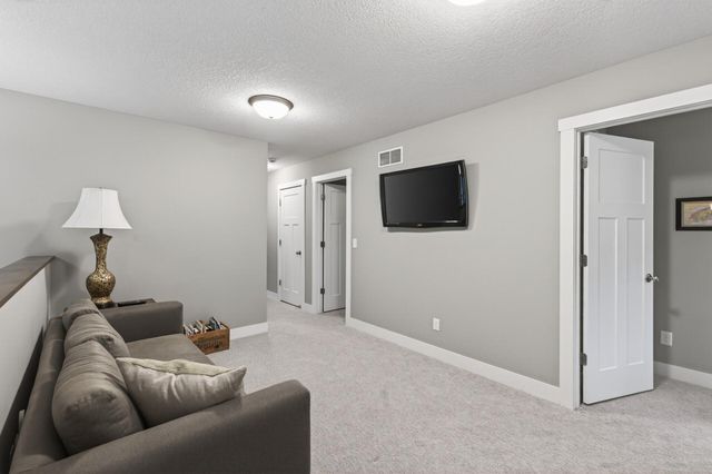 227 Sunnyridge Lane, Golden Valley, MN 55422