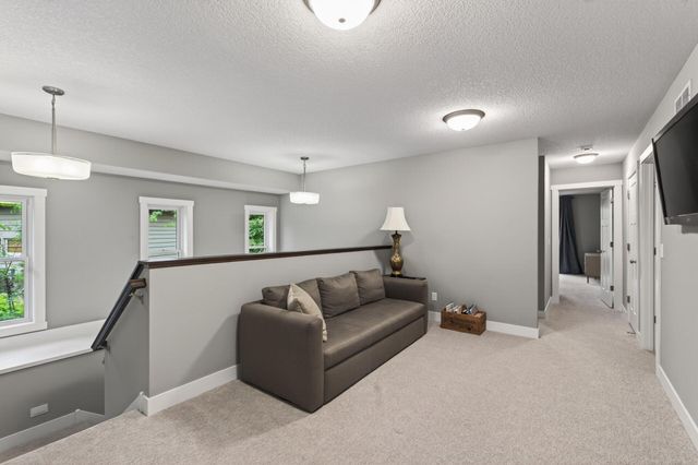 227 Sunnyridge Lane, Golden Valley, MN 55422