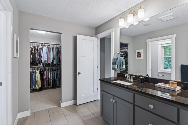 227 Sunnyridge Lane, Golden Valley, MN 55422