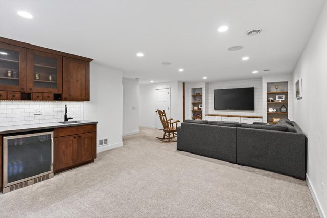 227 Sunnyridge Lane, Golden Valley, MN 55422