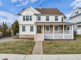 7 Anderson Street, Monmouth Beach, NJ 07750