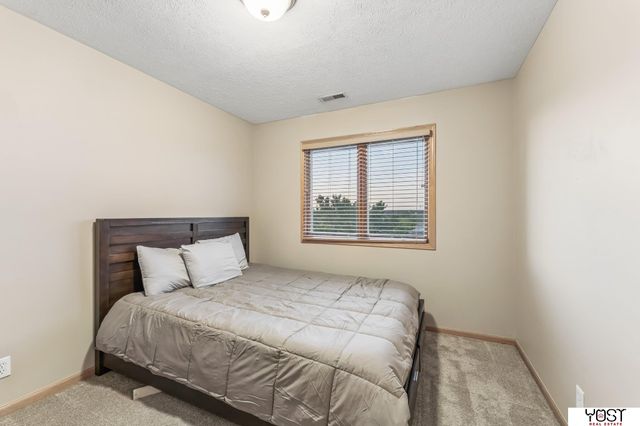 15430 Briar Street, Omaha, NE 68138