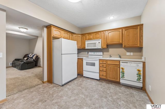 15430 Briar Street, Omaha, NE 68138