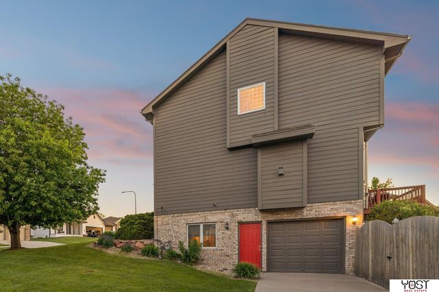 15430 Briar Street, Omaha, NE 68138