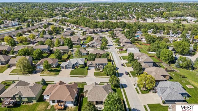 15430 Briar Street, Omaha, NE 68138