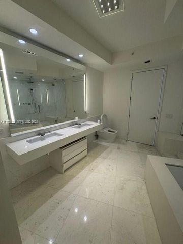 18555 Collins Avenue 2905, Sunny Isles Beach, FL 33160