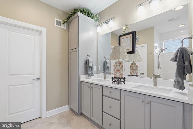 102 PEREGRINE CT, Lake Frederick, VA 22630