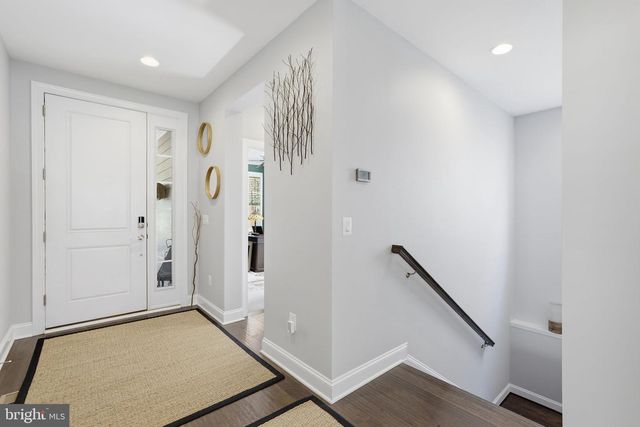 102 PEREGRINE CT, Lake Frederick, VA 22630