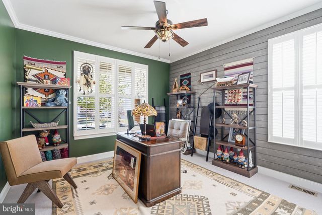 102 PEREGRINE CT, Lake Frederick, VA 22630