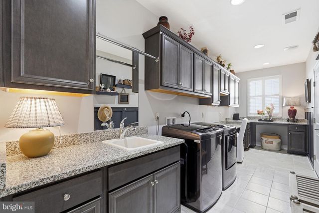 102 PEREGRINE CT, Lake Frederick, VA 22630