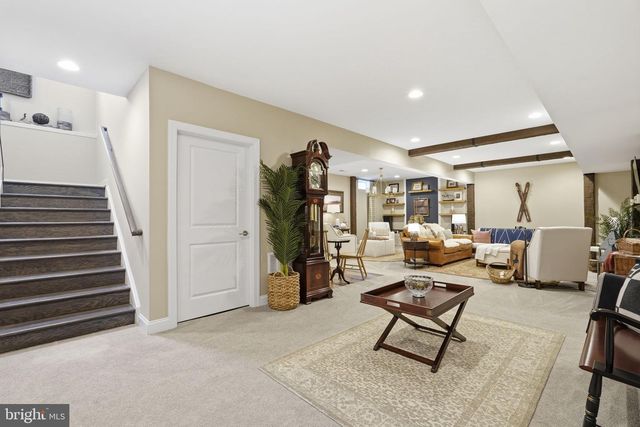 102 PEREGRINE CT, Lake Frederick, VA 22630