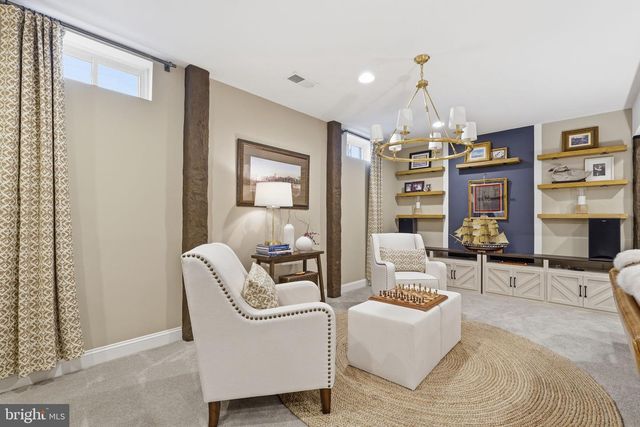 102 PEREGRINE CT, Lake Frederick, VA 22630