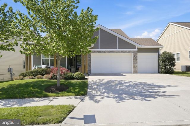 102 PEREGRINE CT, Lake Frederick, VA 22630