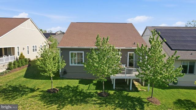 102 PEREGRINE CT, Lake Frederick, VA 22630