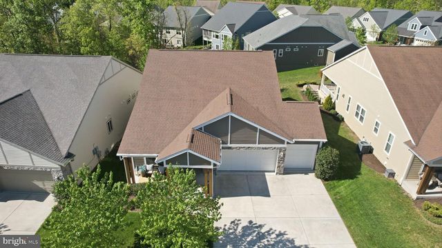 102 PEREGRINE CT, Lake Frederick, VA 22630