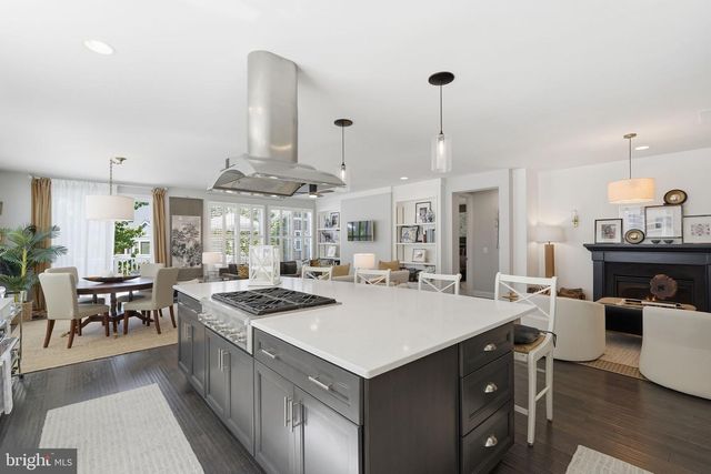 102 PEREGRINE CT, Lake Frederick, VA 22630