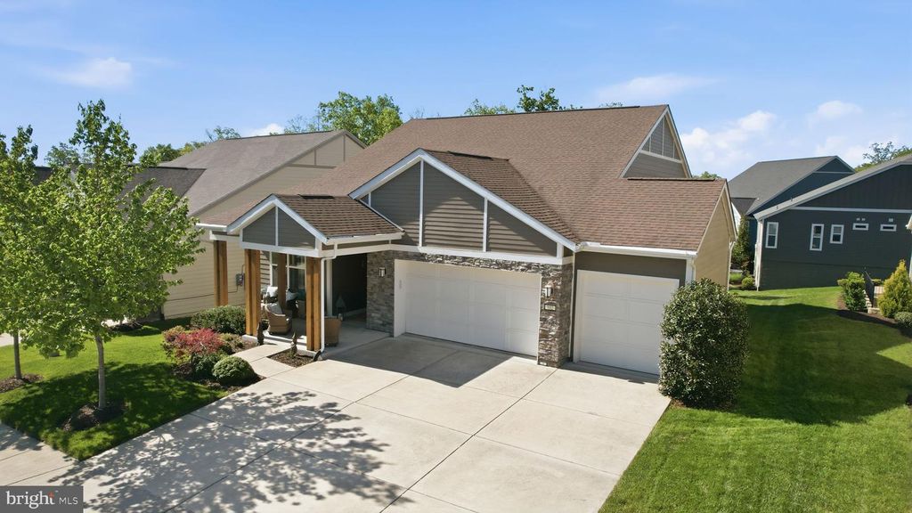 102 PEREGRINE CT, Lake Frederick, VA 22630