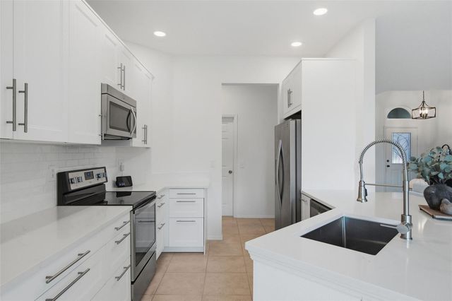 414 LONDONDERRY DRIVE, Sarasota, FL 34240