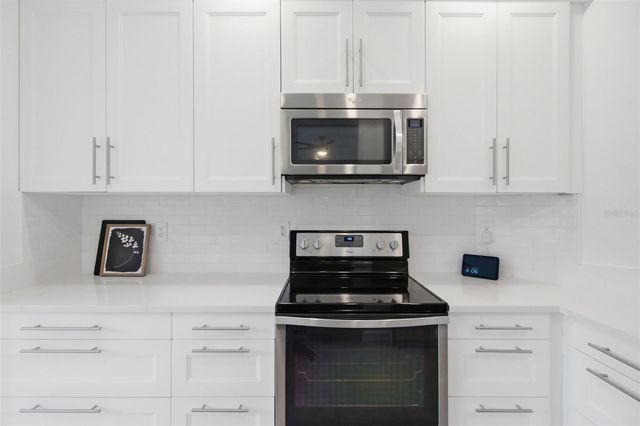 414 LONDONDERRY DRIVE, Sarasota, FL 34240