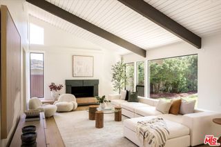 2313 Banyan Drive, Los Angeles, CA 90049