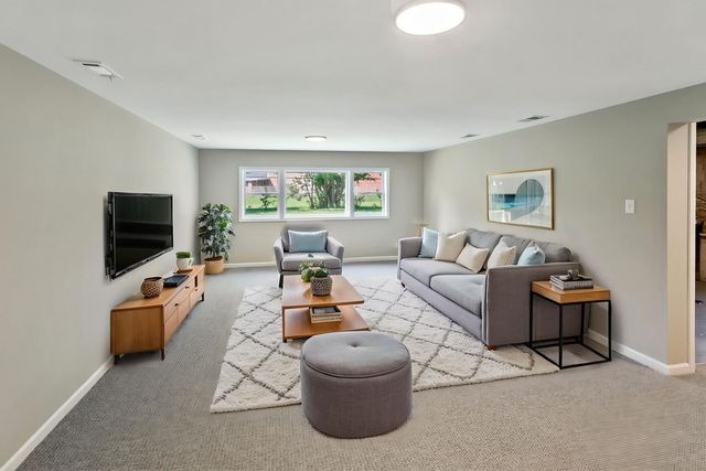 936 E 170th Street, South Holland, IL 60473