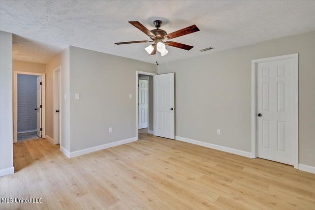 800 Longwood Place, Clinton, MS 39056