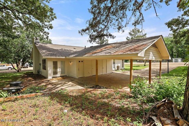 800 Longwood Place, Clinton, MS 39056