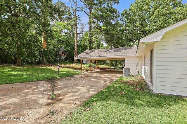 800 Longwood Place, Clinton, MS 39056