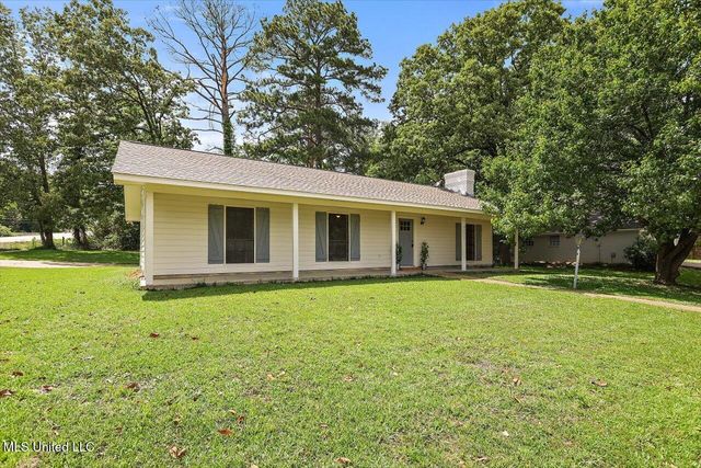800 Longwood Place, Clinton, MS 39056