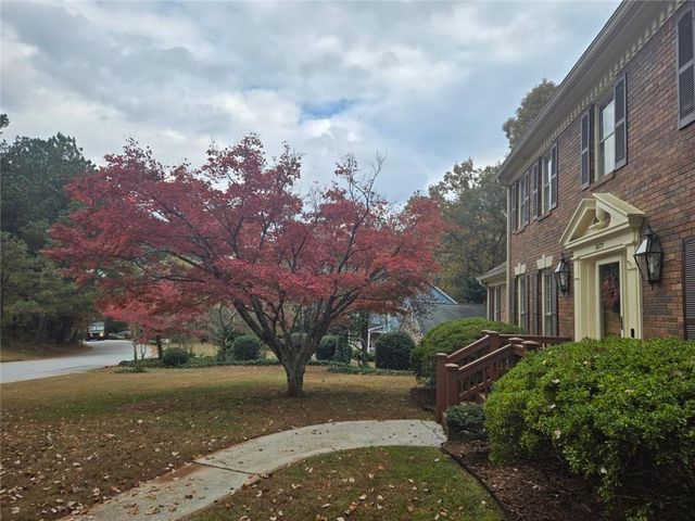 5877 Millstone Run, Stone Mountain, GA 30087