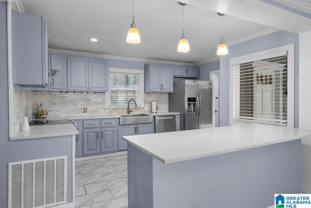 1101 S WALSTON BRIDGE ROAD, Jasper, AL 35501