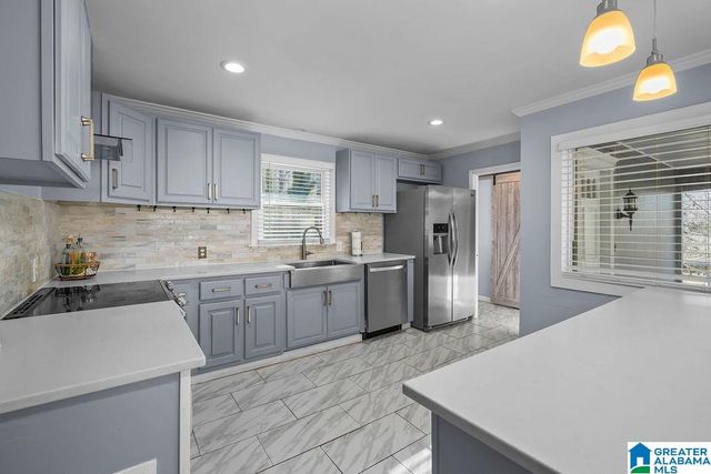 1101 S WALSTON BRIDGE ROAD, Jasper, AL 35501