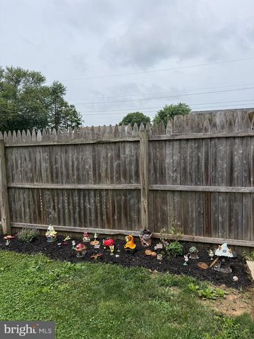 620 BERNHARD AVE, Mount Joy, PA 17552