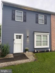 620 BERNHARD AVE, Mount Joy, PA 17552