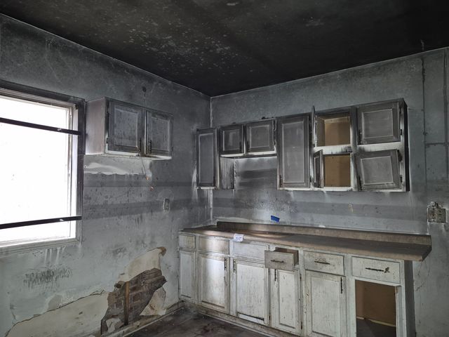 1113 W 11th Avenue, Gary, IN 46407