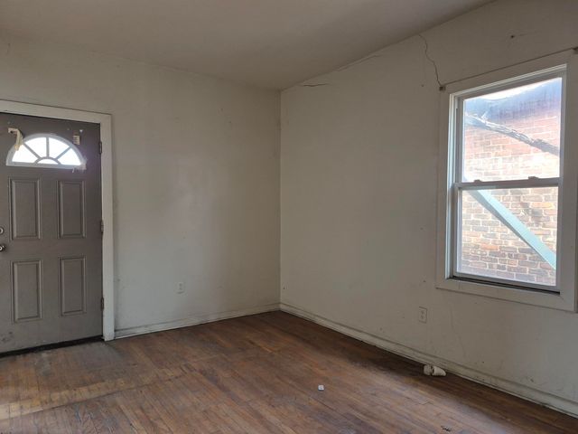1113 W 11th Avenue, Gary, IN 46407